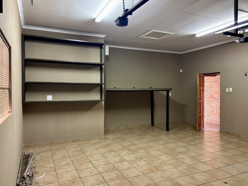 3 Bedroom Property for Sale in Langenhovenpark Free State